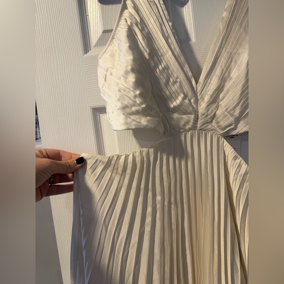 Abercrombie & Fitch Giselle Pleated Cutout Maxi Dress size Large NWT - Picture 5 of 8